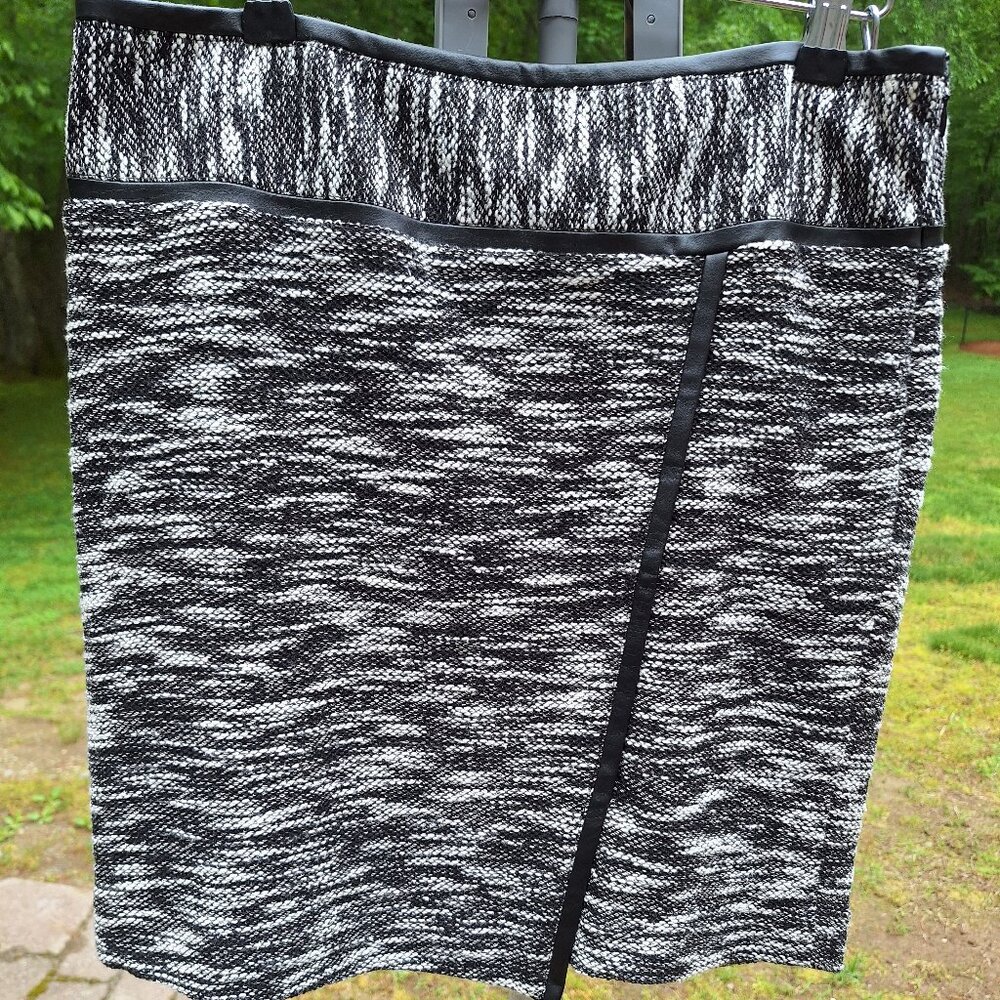 White House Black Market Tweed Skirt